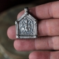 Старый индийский амулет с изображением мифического героя Bhumiya Raj