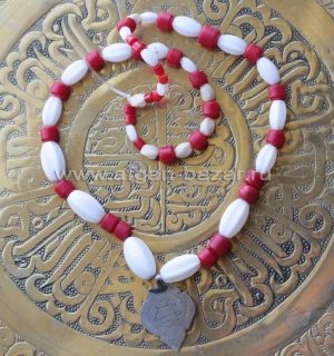 Колье - шиитский амулет "Kahraman" из винтажных стеклянных бусин и металлическим
