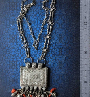 Подвеска-амулет Тавиз. Индия или Пакистан (Кашмир), первая половина - середина 2
